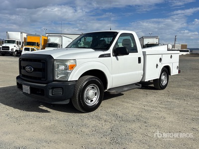 2013 Ford F-250 XL 4x2 Autocarro di servizio