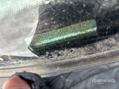 2013 Ford F-350 XL 4x4 Crew Cab Flatbed Truck