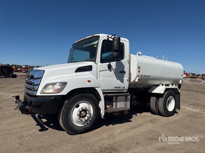 2021 Hino L6 4x2 Camion cisterna de agua