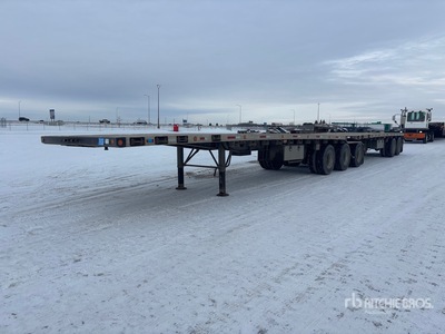 2005 Magnum 32 ft Tri/A Super B-Train Lead Flatbed Trailer