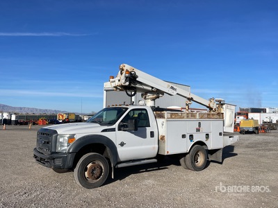 Altec AT235 35 ft on 2016 Ford F-450 4x4 Camion nacelle