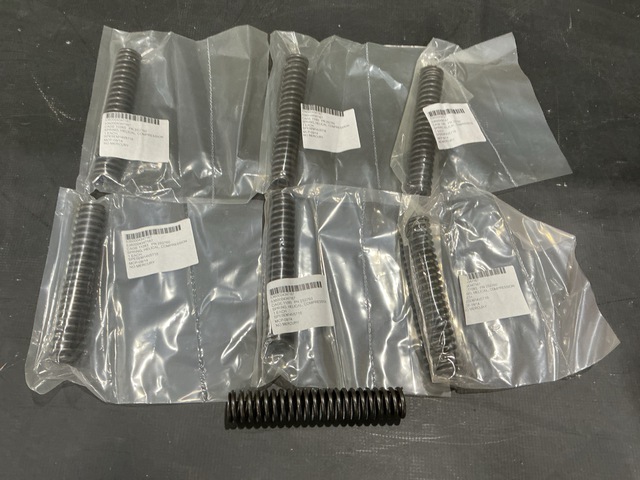 (226) Cat 2S2760 Compression Helical Springs