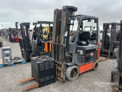 2017 Toyota 8FBCHU25 2850 lb شاحنة رفع كهربائية