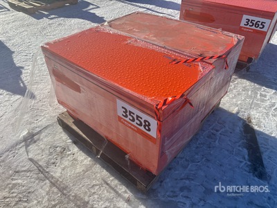 Quantity of (2) ジョブサイト ボックス (Unused)