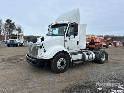 2017 International 8600 4x2 Day Cab Prime Mover