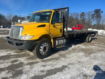 2019 International 4300 4x2 Flatbed Truck