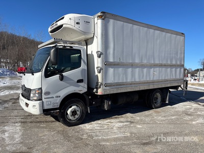 2020 Hino 195 4x2 شاحنة مبردة