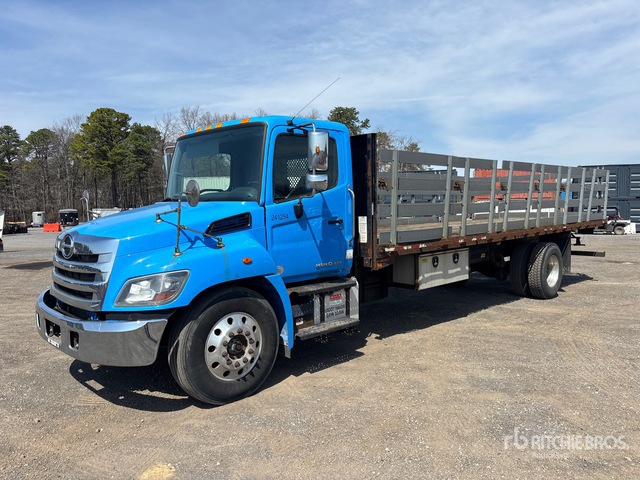 2019 Hino 338 4x2 Flatbed Truck