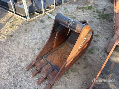 Wain-Roy 17 in Q/C Digging Excavator Bucket