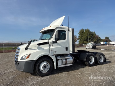 2018 Freightliner Cascadia 126 6x4 Cabeza Tractora Cabina Corta