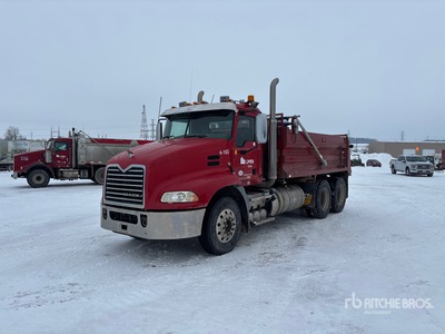 2014 Mack CXU613 6x4 3-Achs Kipper-Lkw