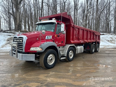 2015 Mack GU813 Granite 8x4 Twin-Steer T/A Dump Truck