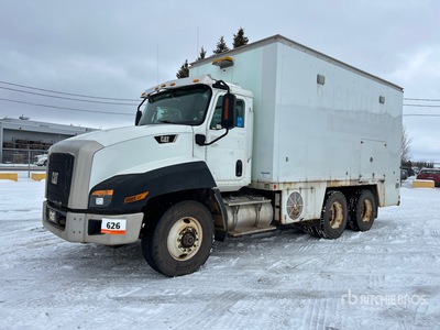 2013 Cat CT660 6x4 Fuel and Lube Truck