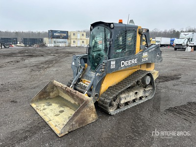 2018 John Deere 323E を見 Skid-Steer Loader