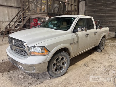 2017 Ram 1500 Laramie 4x4 Dual Cab Pickup
