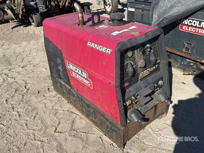 2010 Lincoln Ranger 250 250 A Multi-Process Soldadora motorizada