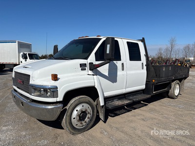 2006 GMC C5500 4x2 Crew Cab Flatbed Truck