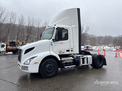 2022 Volvo VNR 4x2 Ciągnik siodłowy z kabiną dzienną S/A