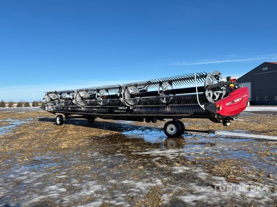 2025 MacDon FD245 45 ft Flex Draper رأس الحصادة المجمعة