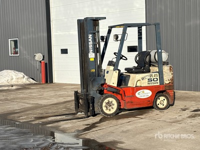 Nissan 50 Cushion Tire رافعة شوكية