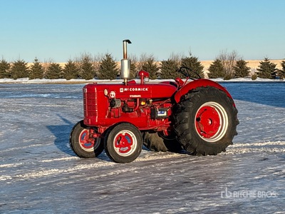 1953 McCormick Super W-4 2WD جرار تاريخي