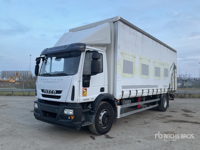 Iveco 180E28 EEV 4x2 Camion con lona