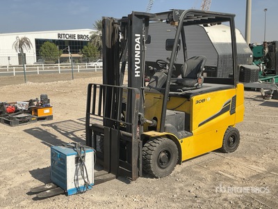 2017 Hyundai 30B-9 Chariot Élévateur Électrique