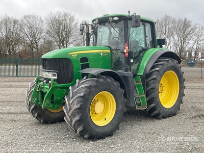 2010 John Deere 7430 Premium Tracteur agricole 4WD