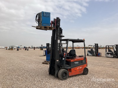 2005 Nissan GQ02L30CU Electric Forklift