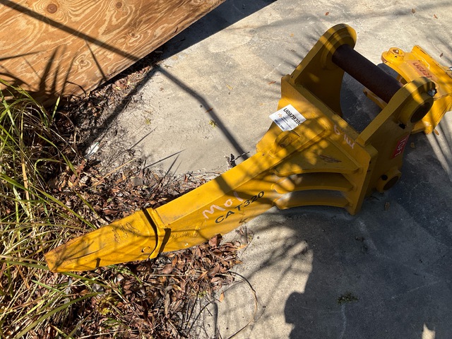 2024 TOFT TOFT08R 36 in Excavator Ripper - Fits Cat 320 (Unused)