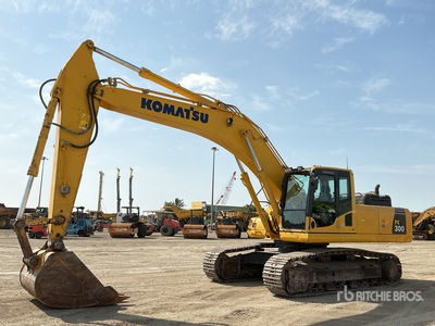 2018 Komatsu PC300-8 Kettenbagger