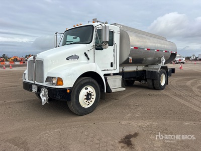 2005 Kenworth T300 2800 gal 4x2 Fuel Truck (Glider Kit)
