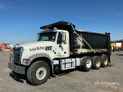 2019 Mack GU713 6x4 Camion à benne tandem