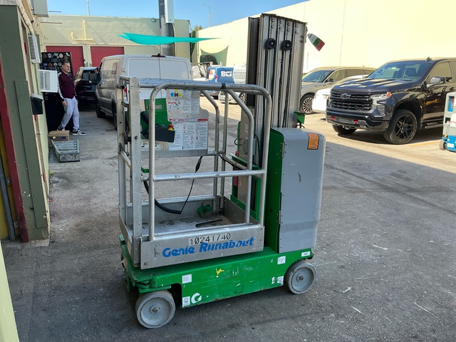 2019 Genie GR-20 Vertical Mast Lift (Inoperable)