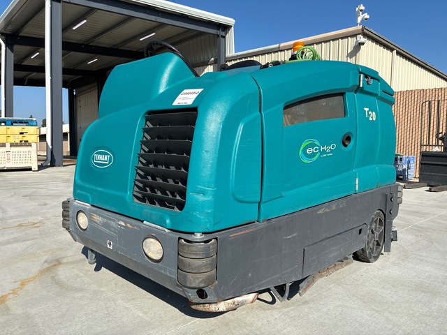 2015 (unverified) Tennant T20 Ride-On Floor Scrubber