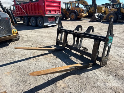 Cat 74 in Q/C Wheel Loader Forks - Fits Cat 938