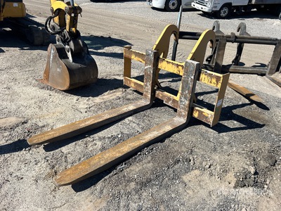 Cat 60 in Q/C Wheel Loader Forks - Fits Cat 924