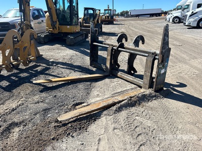 Cat 70 in Q/C Wheel Loader Forks - Fits Cat 938