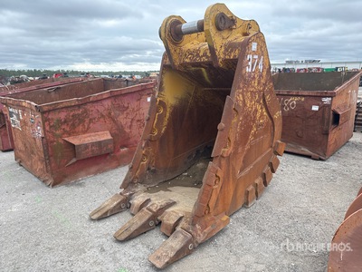 51 in Digging Excavator Bucket