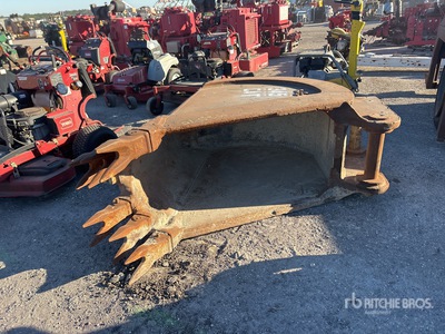 28 in Digging Excavator Bucket