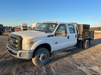 2014 Ford F-350 XL 4x4 Crew Cab Flatbed Truck