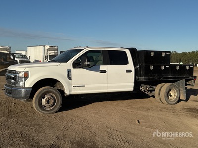 2022 Ford F-350 XL 4x4 Crew Cab Flatbed Truck