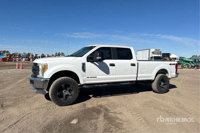 2017 Ford F-350 XL 4x4 Crew Cab Pickup