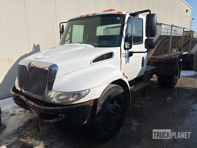 2009 International DuraStar 4300 4x2 Spreader Truck