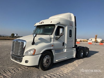 2018 Freightliner Cascadia 6x4 Tractocamion con Dormitorio / T/A Sleeper Truck Tractor