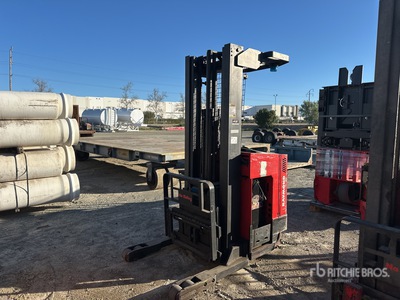 Raymond EASI R40TT 4000 lb Electric Order Picker