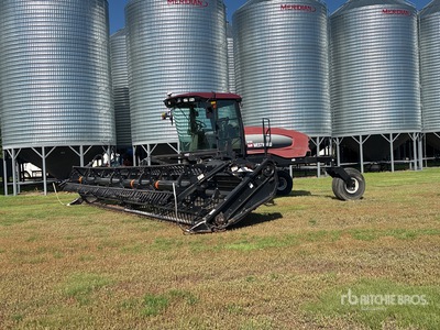 2010 Westward M100 30 ft Swather الة الحصاد