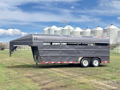 1998 Real Industries 18 ft T/A Gooseneck Livestock Trailer