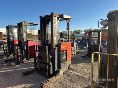 Toyota 6BRU23 4500 lb Electric Order Picker