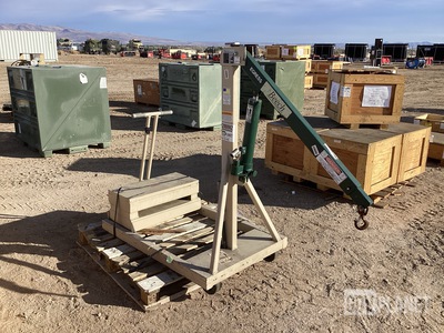 Beech B-500CW Hydraulic Floor Crane